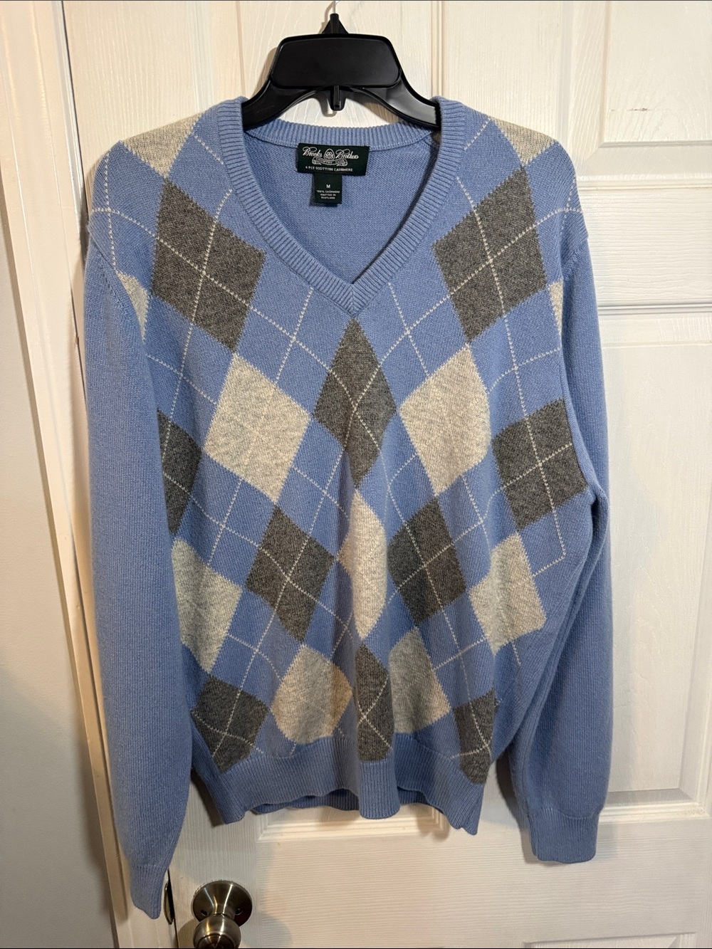 Brooks Brothers -100% Cashmere- Men’s Light Blue Argyle V-Neck Sweater- Medium